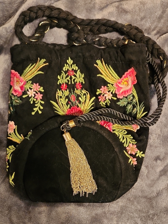 Victorian Trading Co Handbags - 🔥Black Velvet Floral Embroidered Drawstring Crossbody Bag